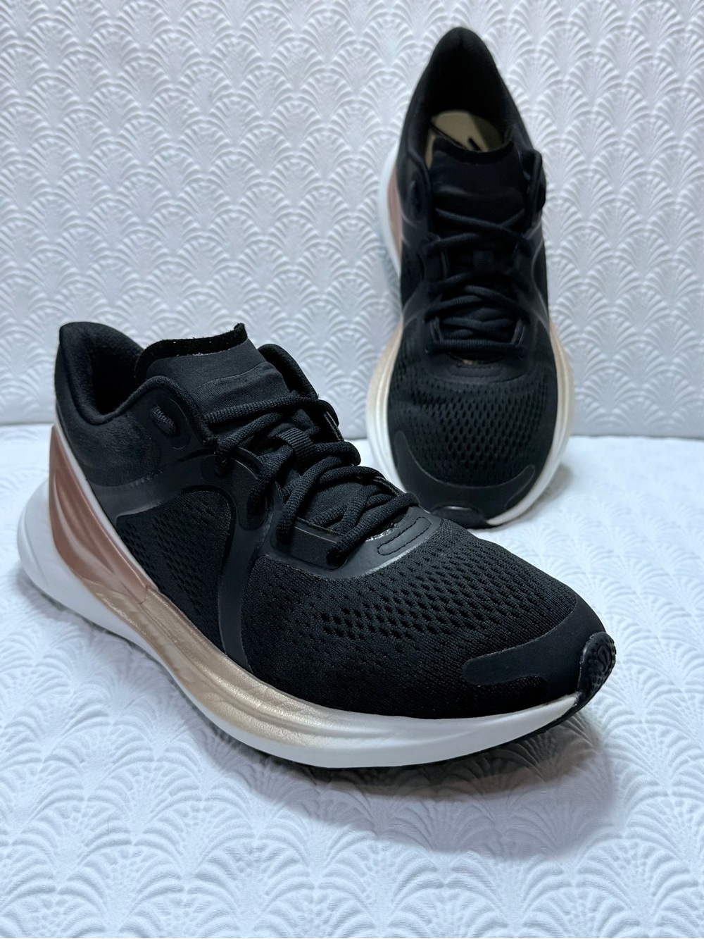 Lululemon Blissfeel Running Shoes Black Rose Gold Size 7.5